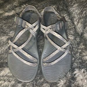 Women’s grey/light yellow Chacos